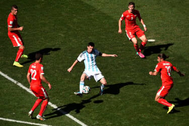 Nikon magazine - photographing football